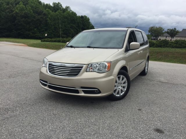2015 Chrysler Town & Country  - Auto Connection
